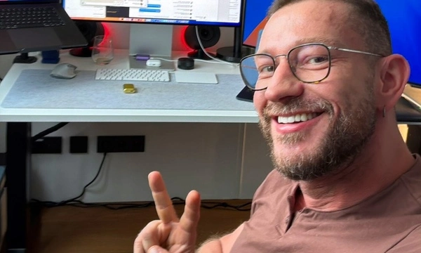 Where the magic happens: Peter Steinberger vor seinem Computer.