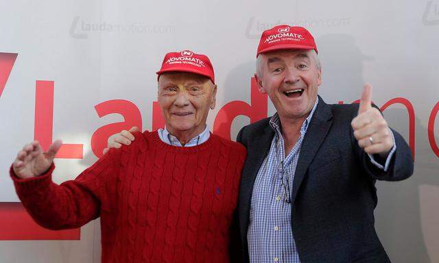 FILE PHOTO: Lauda and Ryanair Chief Executive O'Leary pose before a news conference in Vienna