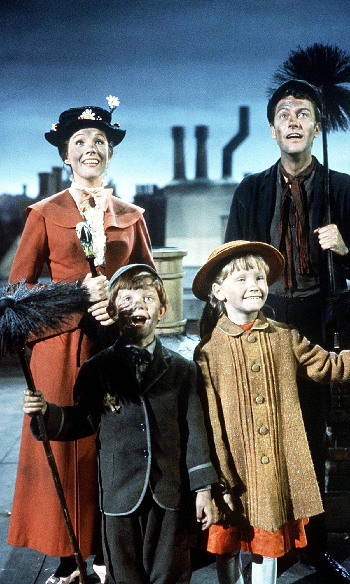 Bunt und erfolgreich: Der Musical-Fantasyfilm "Mary Poppins" von 1964 wurde ebenfalls 13 Mal nominiert und gewann fünf Oscars. Die Komponisten-Brüder Richard M. und Robert B. Sherman sowie die Hauptdarstellerin Julie Andrews, die das Kindermädchen spielte, durften eine Trophäe mit nach Hause nehmen.