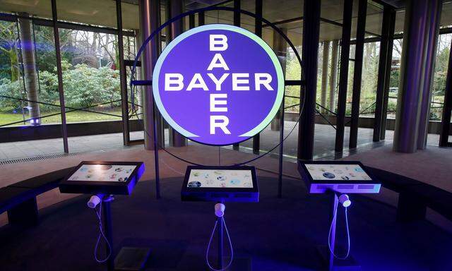 Negative Währungseffekte haben Bayer zum Jahresauftakt gebremst.