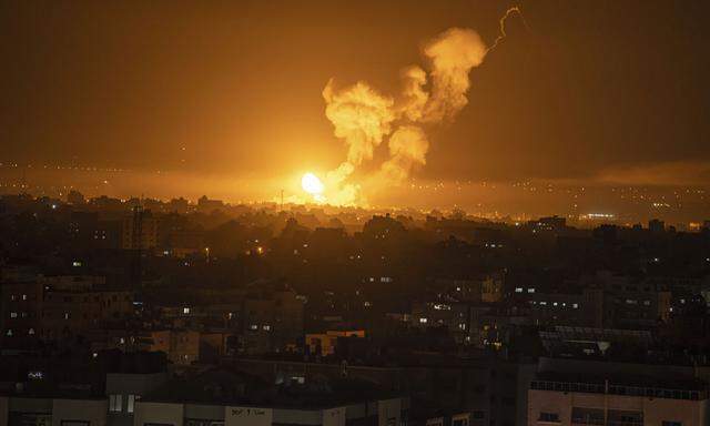 Nach Raketeneinschlägen bombardierte die israelische Luftwaffe Ziele im Gazastreifen (im Bild) und im Libanon.