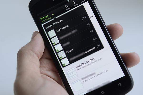 Die Integration der Online-Notizanwendung Evernote direkt in die Notizen-App darf als gelungen bezeichnet werden. Ein Account bei dem Anbieter reicht, die App muss nicht mehr separat installiert werden.