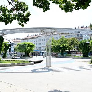 Am Tag nach der Schießerei ist alles ruhig am Yppenplatz. Anrainer berichten freilich von einem tieferliegenden Problem: den Drogen.