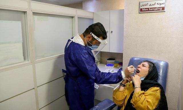 PCR-Test-Abnahme in Teheran.
