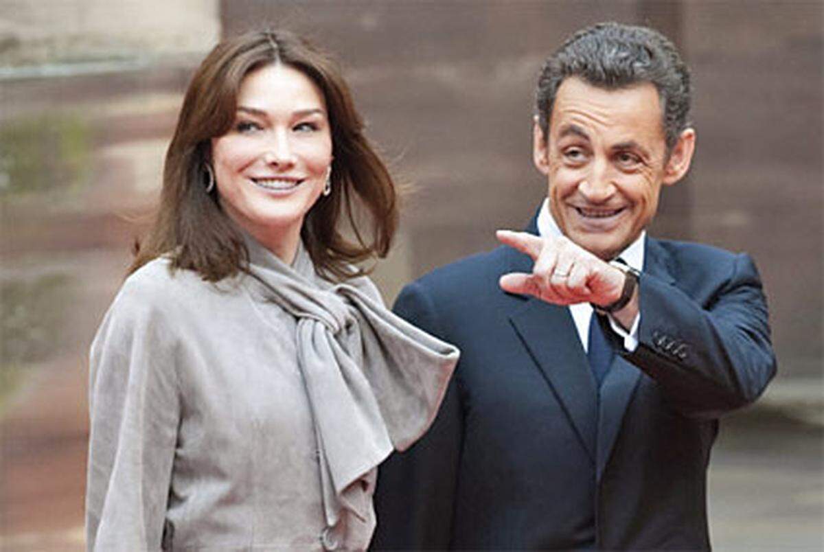 Der französische Präsident Sarkozy zeigte sich gemeinsam mit seiner Gattin Carla Bruni in bester Laune.