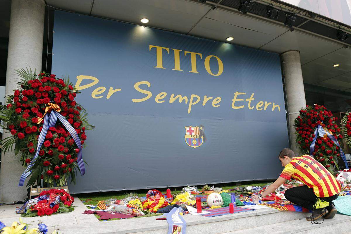Barcelona richtete seinem verstorbenen Trainer im Camp-Nou-Stadion einen Gedenkbereich ein...