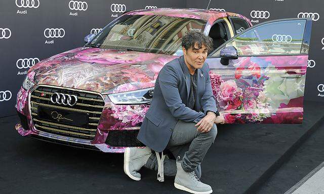 David LaChappelle vor dem von ihm gestalteten Life Ball-Audi.