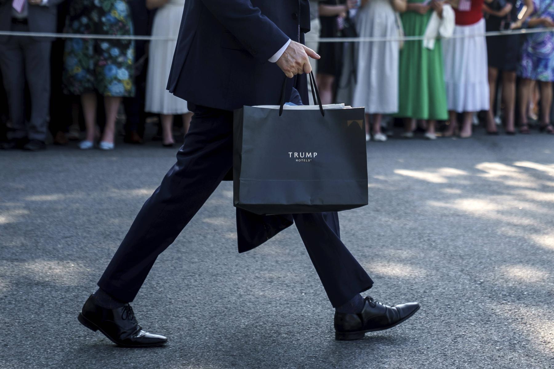 Zolldeal med ZDA in EU naletel na kritike kljub začetnemu optimizmu borze