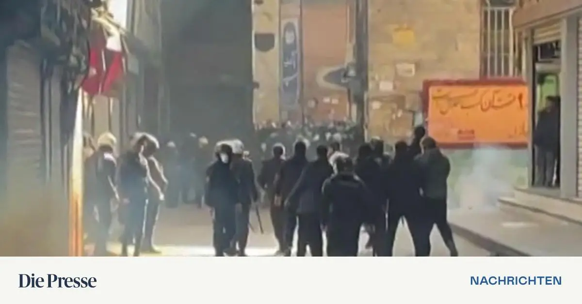 Die-Wut-auf-das-Regime-im-Iran-w-chst-Wir-sind-keine-Bettler-premium-