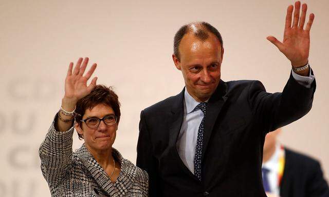 Vor einem Jahr besiegte Annegret Kramp-Karrenbauer Friedrich Merz bei der Wahl zum CDU-Parteichef.