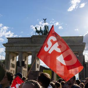 Am Sonntag versammelten sich nicht nur in Berlin Tausende Menschen, um gegen Gewalt an Politikern zu demonstrieren.