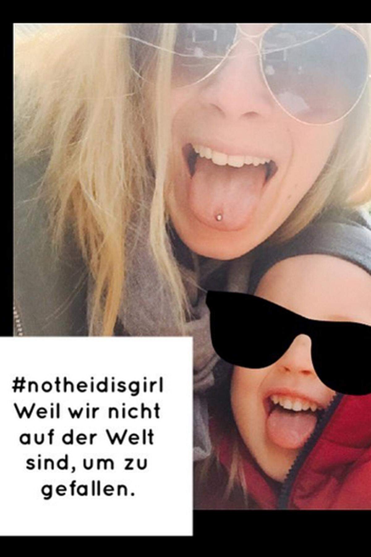 Eine Userin posierte direkt mit ihrem Kind: "Weil wir nicht auf der Welt sind, um zu gefallen", schrieb sie unter ihr Protest-Foto.
