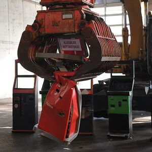 WIEN: FOTOTERMIN 'ZERSTOeRUNG ILLEGALER WETTAUTOMATEN'