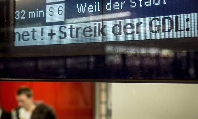 Bahnstreik am Stuttgarter Hauptbahnhof Streik der GDL Bahnstreik