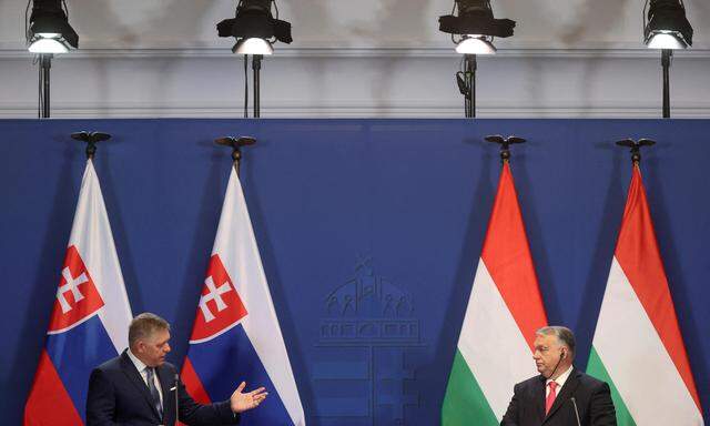 Der slowakische Premierminister Fico (links) zu Besuch bei seinem ungarischen Amtskollegen Orbán am Mittwoch in Budapest.