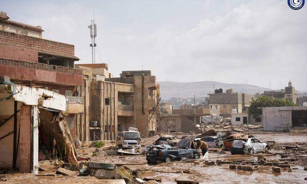 Tod und Verwüstung in der Hafenstadt Darna: Nachdem zwei Dämme oberhalb der Stadt barsten, kam eine Flutwelle.