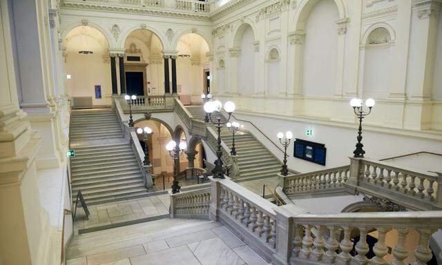 Aufgang in der Uni Wien