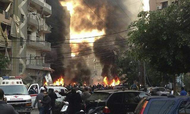 Vom Anschlagsort im Süden Beiruts stieg starker Rauch auf.