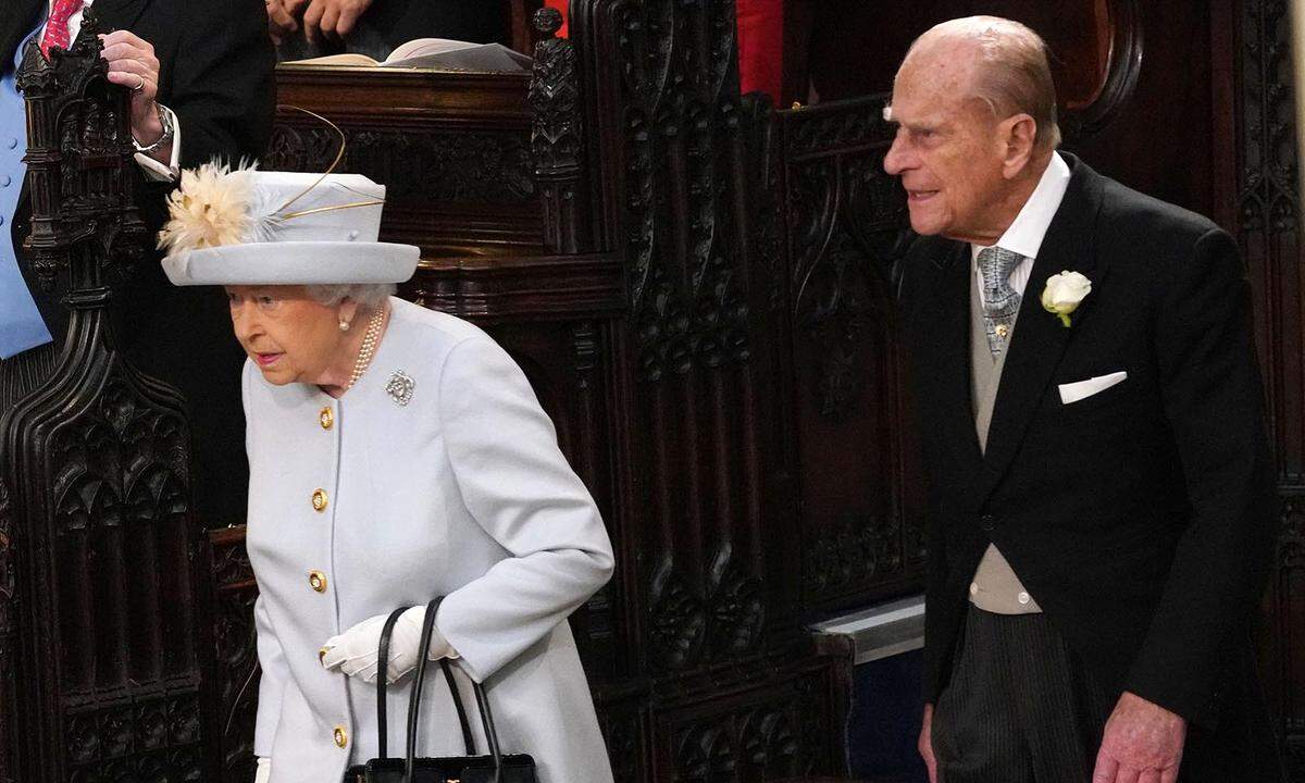 Auch die Großeltern waren mit von der Partie: Königin Elizabeth und Ehemann Prinz Philip.