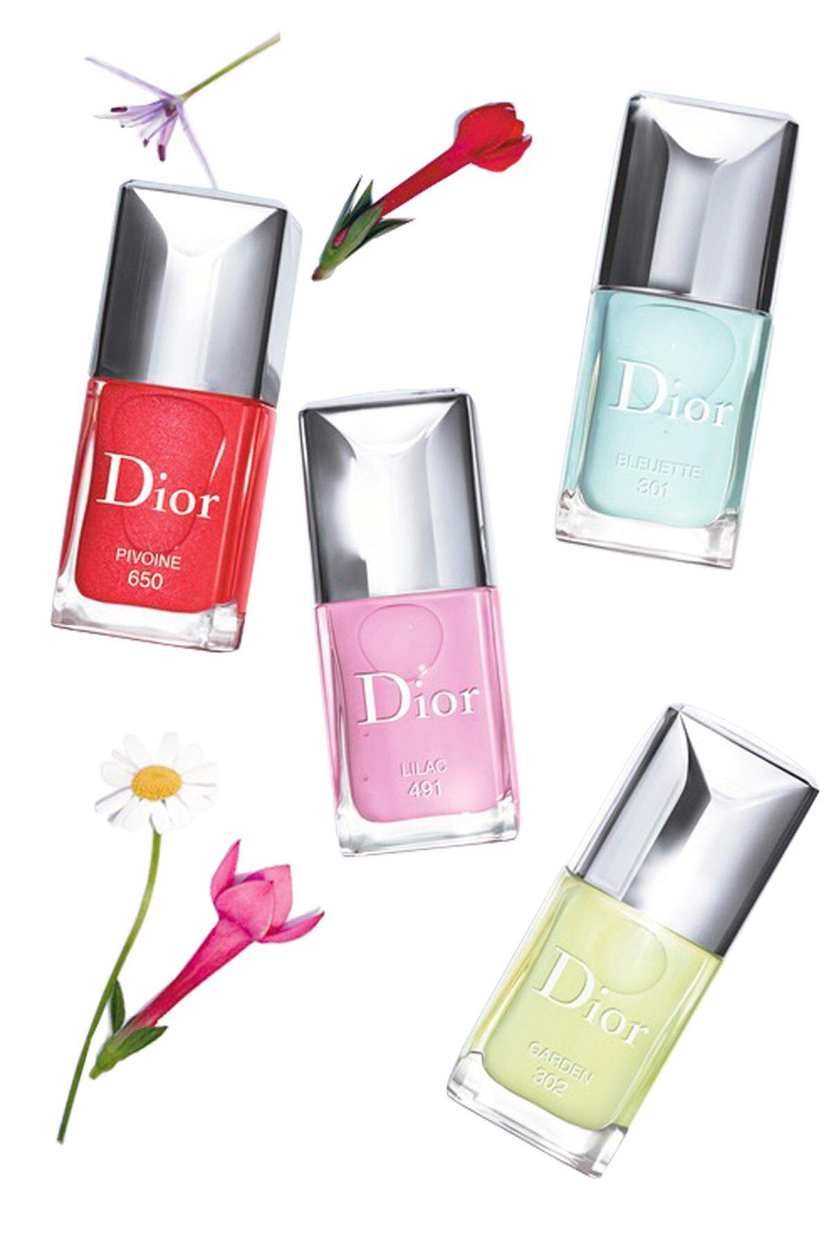 Spätestens im Jänner beginnt für Kosmetikmarken der Frühling, wenn nämlich die neuen Farbpaletten präsentiert werden. Der neue Look von Dior heißt etwa „Glowing Gardens“, passend floral sind auch die neuen, limitierten Nuancen des „Dior Vernis“ (je 27 Euro).