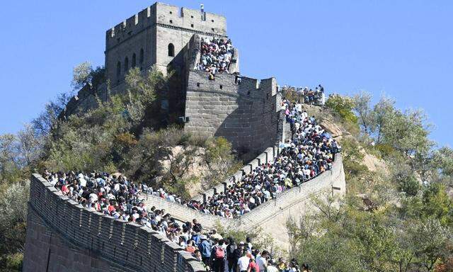News Bilder des Tages China groszer Andrang an der Groszen Mauer Great Wall of China crowded during n