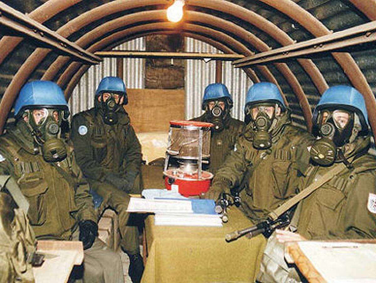 Im Jahr 1973 wurden 720 Mann auf die Golanhöhen geschickt. Zuletzt 378 österreichische Blauhelme als Teil der UNDOF-Truppen am Golan stationiert. Die Alpenrepublik stellte damit das mit Abstand größte Kontingent der 1000 UN-Blauhelme umfassende Mission zur Sicherung der Waffensillstandslinie zwischen Syrien und Israel. Doch wegen der zuletzt eskalierenden Gewalt in der Pufferzone wurden nun alle österreichischen Soldaten abgezogen.