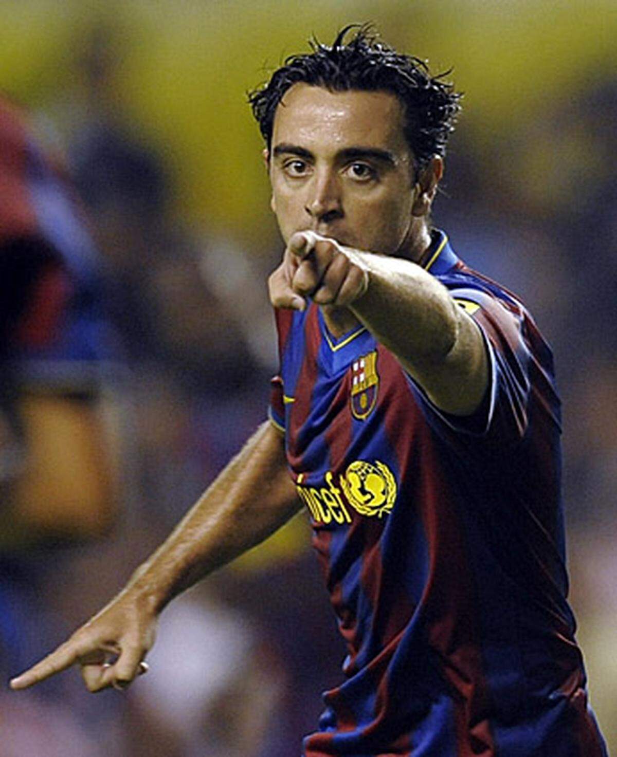 Nationalität: Spanien  Verein: FC Barcelona  Geboren am: 25.1.1980  Position: Mittelfeld  Xavier Hernández i Creus war nicht nur bei der EM 2008 für Spanien das entscheidende Schwungrad im Spiel, 2009 zeigte er auch bei "Barca", wie wichtig er für ein Top-Team ist.