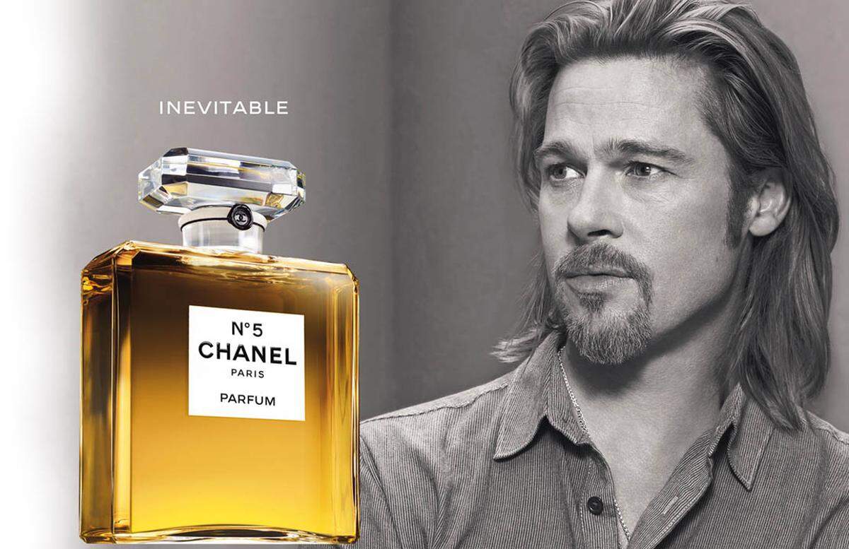 Eine Innovation stellte auch Brad Pitts Werbung für eines der wohl berühmtesten Damenparfums, Chanel N°5, dar. Die kitschigen Werbesprüche jedoch sorgten für einige Parodien. Nachlese: Brad Pitt wirbt für Chanel