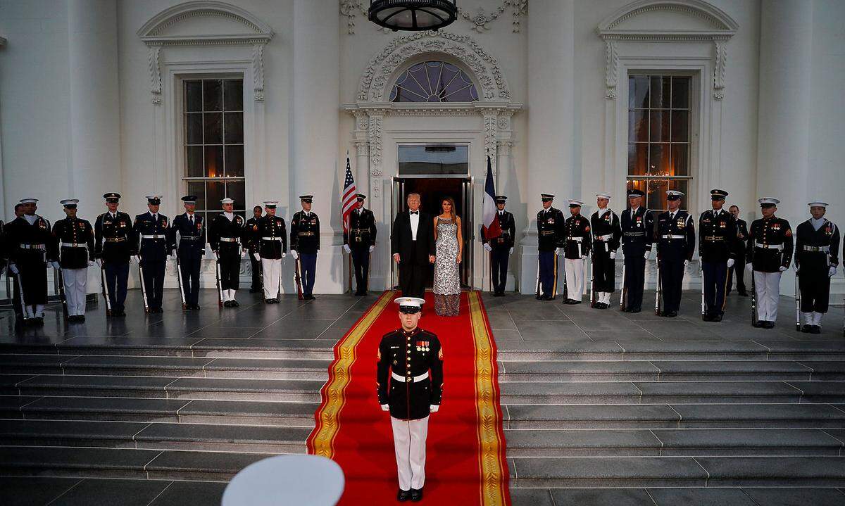 Am Dienstagabend folgte dann der gesellschaftliche Höhepunkt des Staatsbesuchs: Trump und First Lady Melania luden zu einem Staatsbankett ins Weiße Haus.