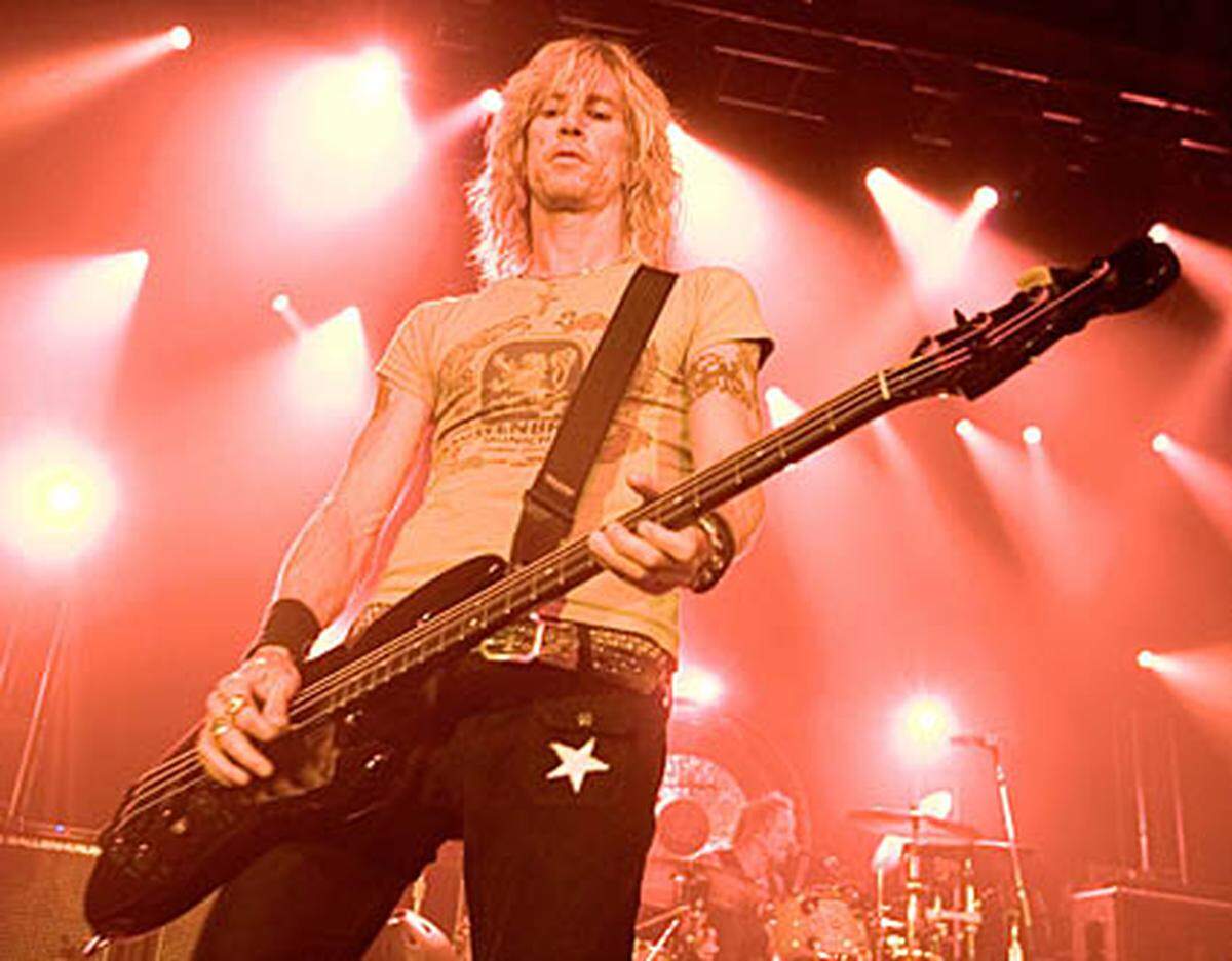 Gemeinsam mit Slash hat der ehemalige Bassist der Band Duff McKagan "Velvet Revolver" gegründet. Die haben sich nach ihrem zweiten Album wiederum von ihrem Sänger Scott Weiland getrennt.