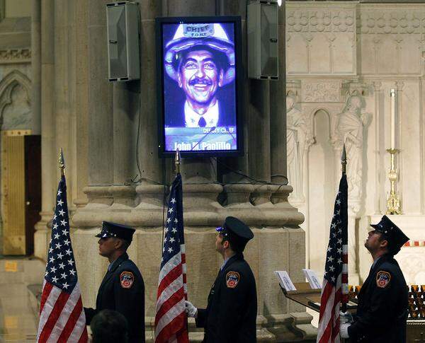 Mehr als jeder zehnte Tote im World Trade Center war ein "Firefighter". Für New Yorks Feuerwehren war der 11. September 2001 der Tag mit dem größten Verlust ihrer Geschichte.