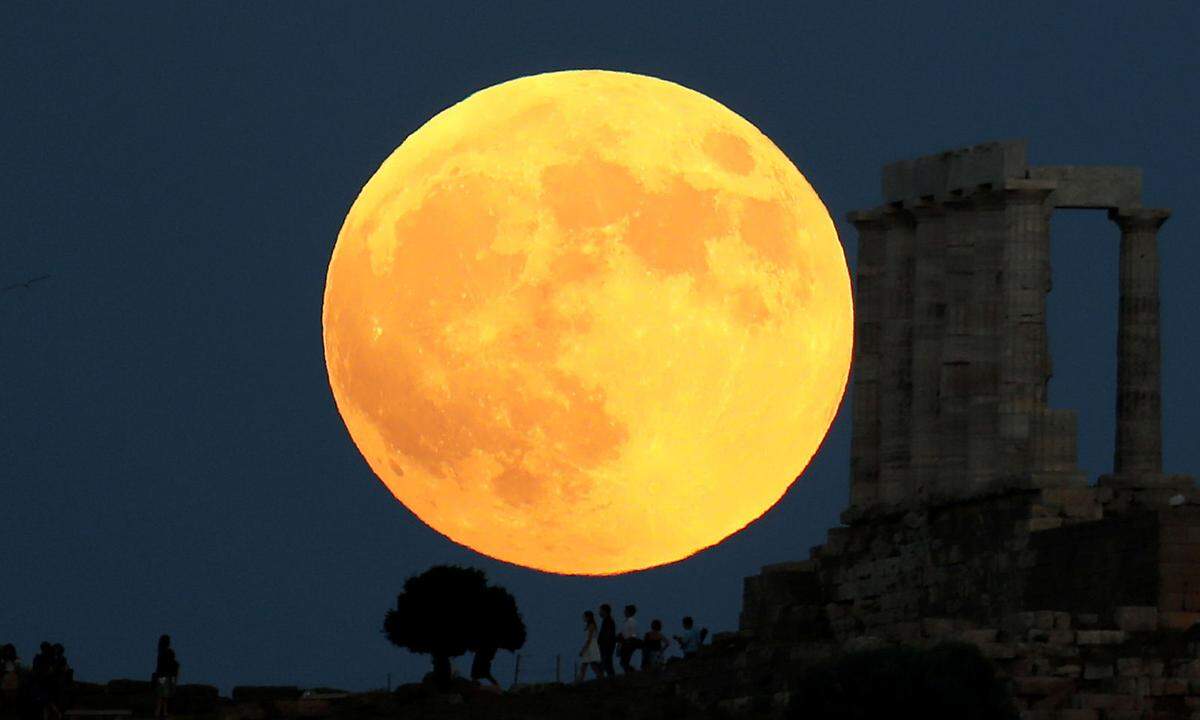 Imposant war der Blick auf den Mond beim Poseidontempel in Griechenland.
