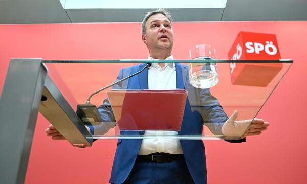 Andreas Babler beschwor bei seiner Pressekonferenz nach der Neu-Auszählung der Stimmen die Zukunft der SPÖ.