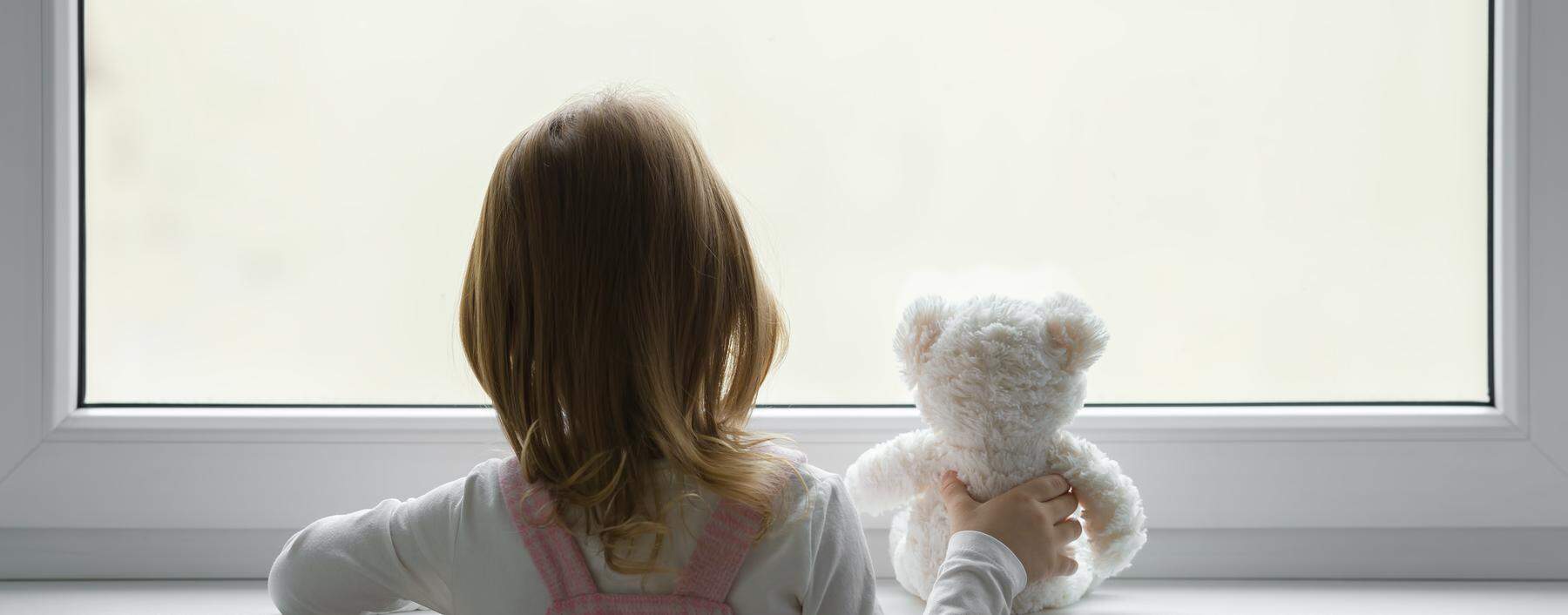 Stilles Leid: Kinder versuchen oft, keine Probleme zu verursachen, wenn sie mit psychisch belasteten Eltern konfrontiert sind.