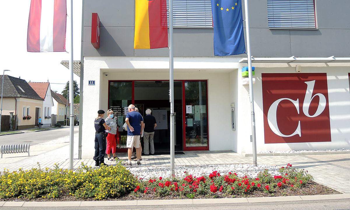 Die Einlagensicherung Austria hat die ersten Kunden der Commerzialbank Mattersburg entschädigt.