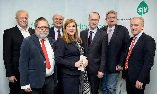 Thomas Lenk (Universität Leipzig), Tom Schmid (FH-St.Pölten), Christoph Badelt (WIFO), Julia Ortner (Moderatorin), Alexander Biach (Hauptverband), Günter Danner ( Europavertretung Deutsche Sozialversicherung) und Axel Olaf Kern (Hochschule Ravensburg-Weingarten).