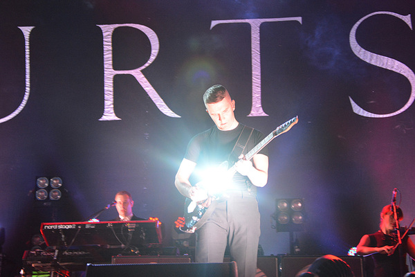 Die Herren aus Manchester, die erstaunlich viele Mitsinger im Publikum hatten, sind ebenfalls keine Neulinge am Frequency. Vor zwei Jahren waren sie bereits im Programm.