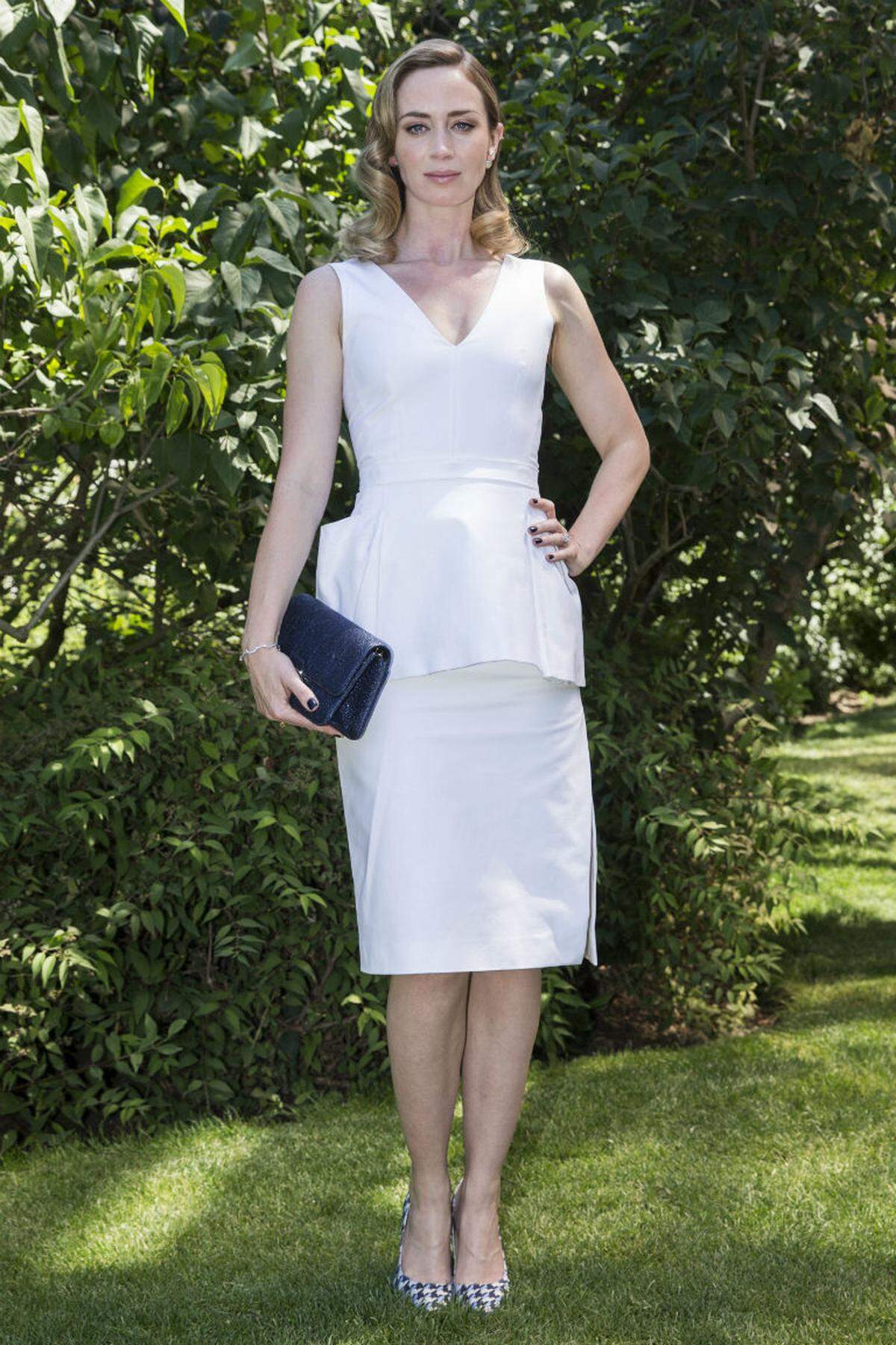 Die Schauspielerin Emily Blunt glänzte in sommerlichem Weiß - ebenfalls bei Dior.