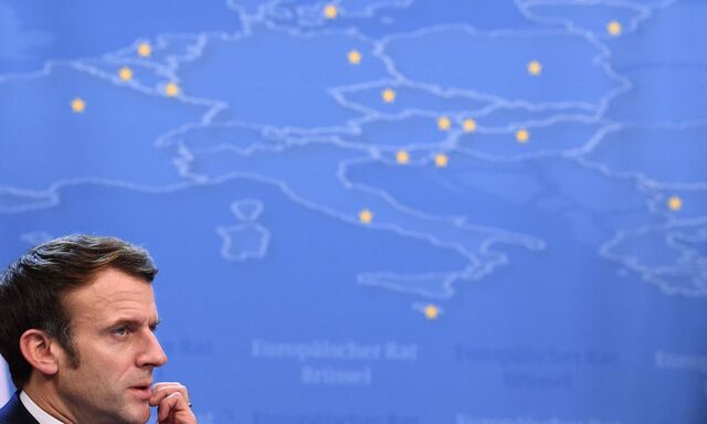 FILES-FRANCE-POLITICS-GOVERNMENT-HEALTH-VIRUS