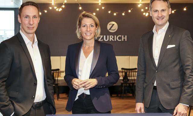 Gerhard Raffling (Medallia), Barbara Aigner (Top Service Österreich) und Florian Weikl (Zurich) beim TSÖ-Frühstück im neuen Zurich-Büro.