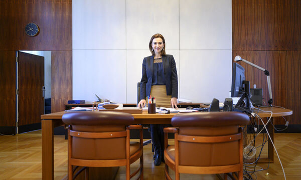 „Wir sind es schon gewohnt, dass wir Drucksituationen ausgesetzt sind“, sagt Zadić über sich und ihr Ressort.