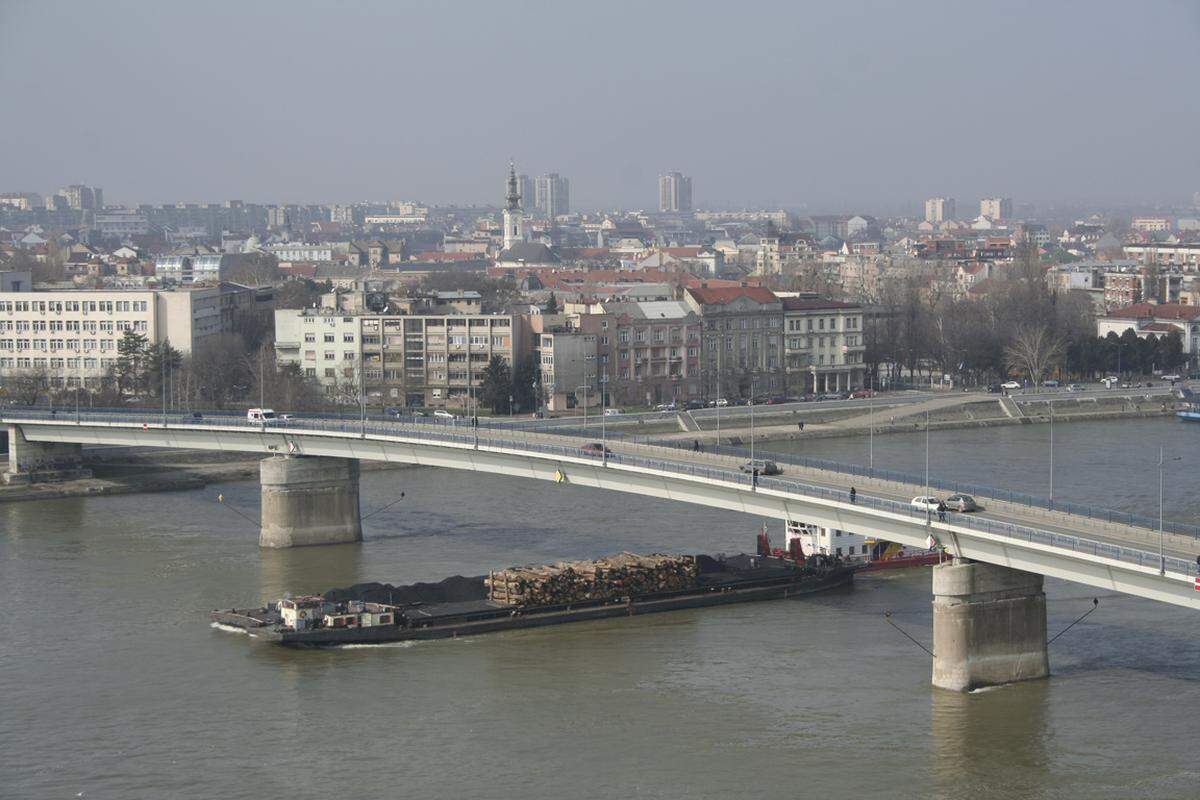 Seit 2005 ist die Donau wieder vollständig für den Schiffverkehr geöffnet.