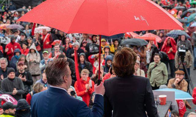 Bürgermeister Michael Ludwig und Parteichefin Pamela Rendi-Wagner am 1.Mai