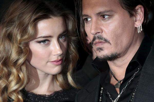 Hollywoodstar Johnny Depp und seine Ex-Frau Amber Heard gingen am Ende doch noch friedlich auseinander. Für Heard gab es sieben Millionen US-Dollar Abfindung. Die Vorwürfe wogen schwer: Häusliche Gewalt, explosiv Streitereien und Lügen. Weil ihr Geld nichts bedeute, wollte die Schauspielerin die gesamte Summe spenden. Andere Ehen gehen kostenintensiver - und unfreundlicher zu Ende.