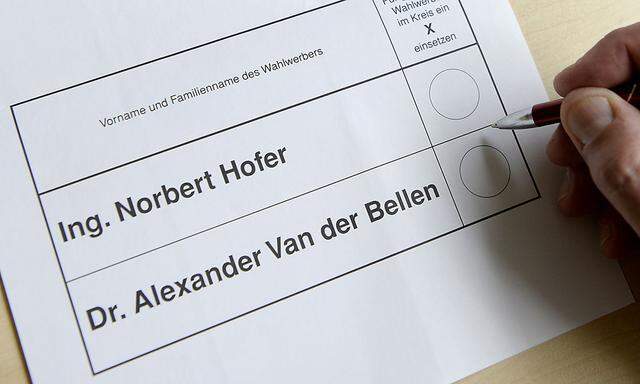 Symbolbild: Stimmzettel von der ersten Stichwahl 