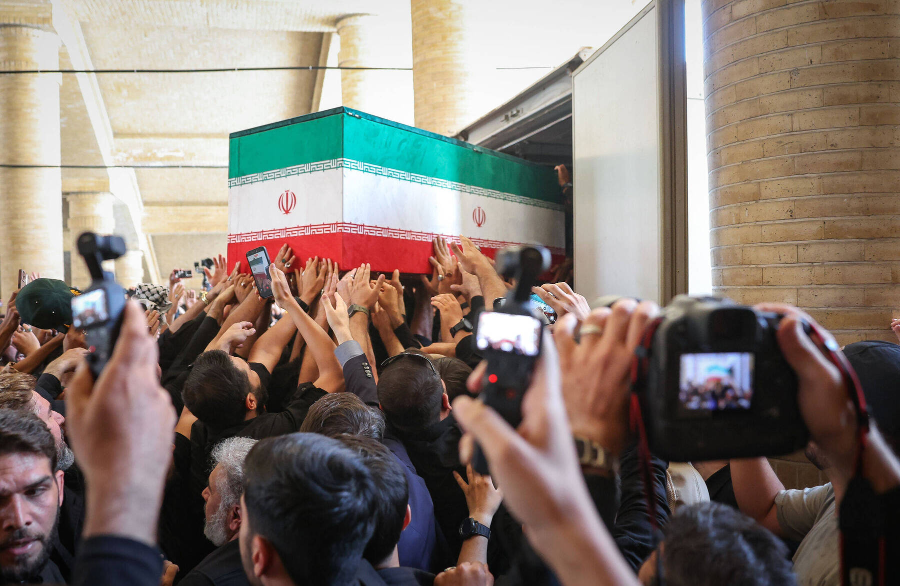 "Revenge, Revenge": Public Mourning Ceremony for Khamenei Begins in Tehran