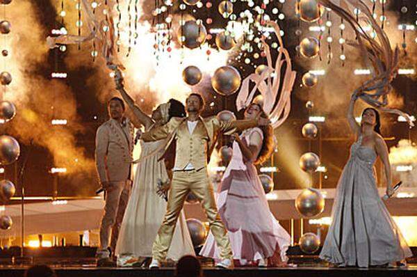 DJ Bobo scheiterte 2008 im Halbfinale, Michael von der Heide trat mit "Il Pleut de L'Or" an - auf Französisch wollte man an vergangene Erfolge anknüpfen. Hat doch Celine Dion 1988 für den Nachbarn mit einem französischen Beitrag gewonnen.Der Versuch scheiterte - der Finaltraum ist geplatzt.
