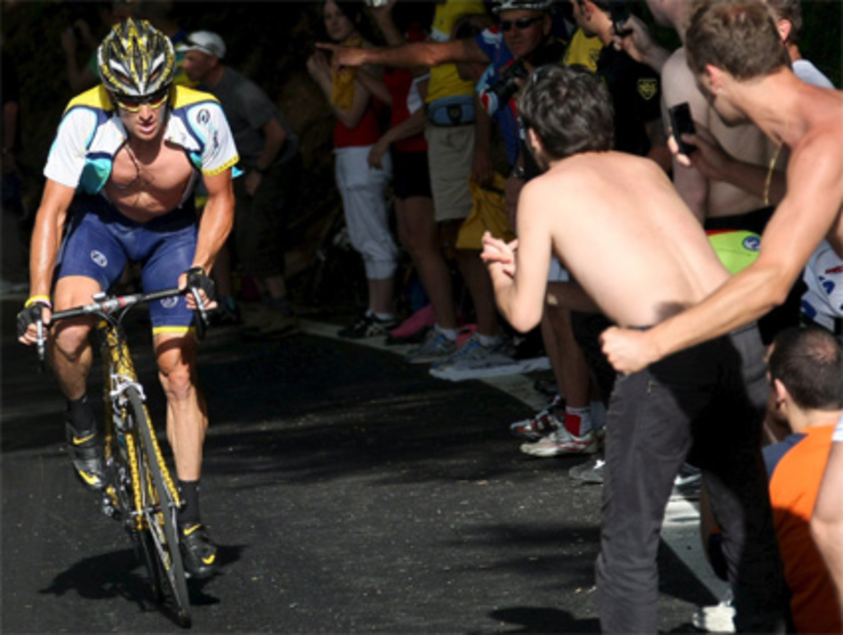 Die Tour de France 2009 wird zweifellos im Zeichen eines Mannes stehen: Lance Armstrong. Der siebenfache Tour-Sieger inszeniert sich als "gläserner Athlet". Er wurde seit seinem Comeback dutzende Male getestet und war immer sauber.