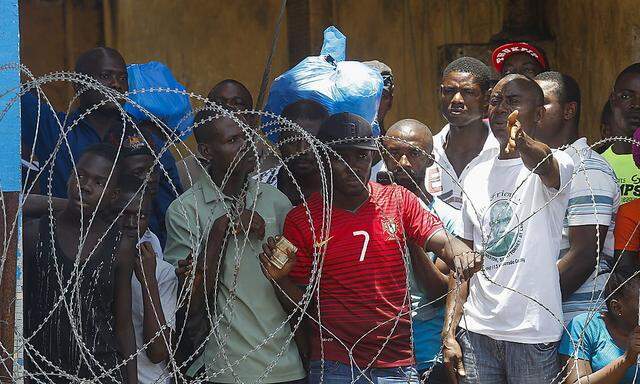 Die Elfenbeinküste hatte am 22. August ihre Landesgrenzen nach Guinea und Liberia geschlossen.