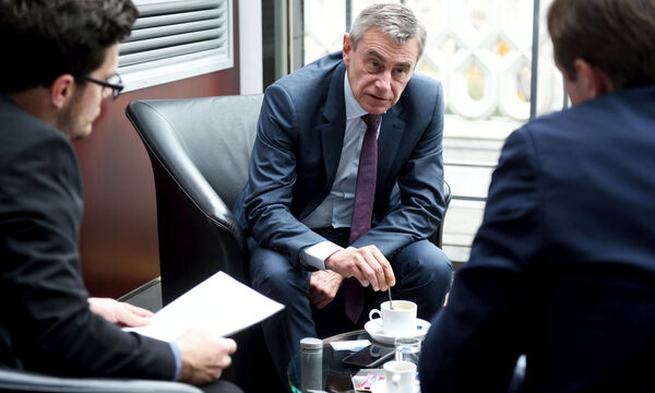 RLB-OÖ-Chef Heinrich Schaller fordert Zuschüsse des Staates an Unternehmen.